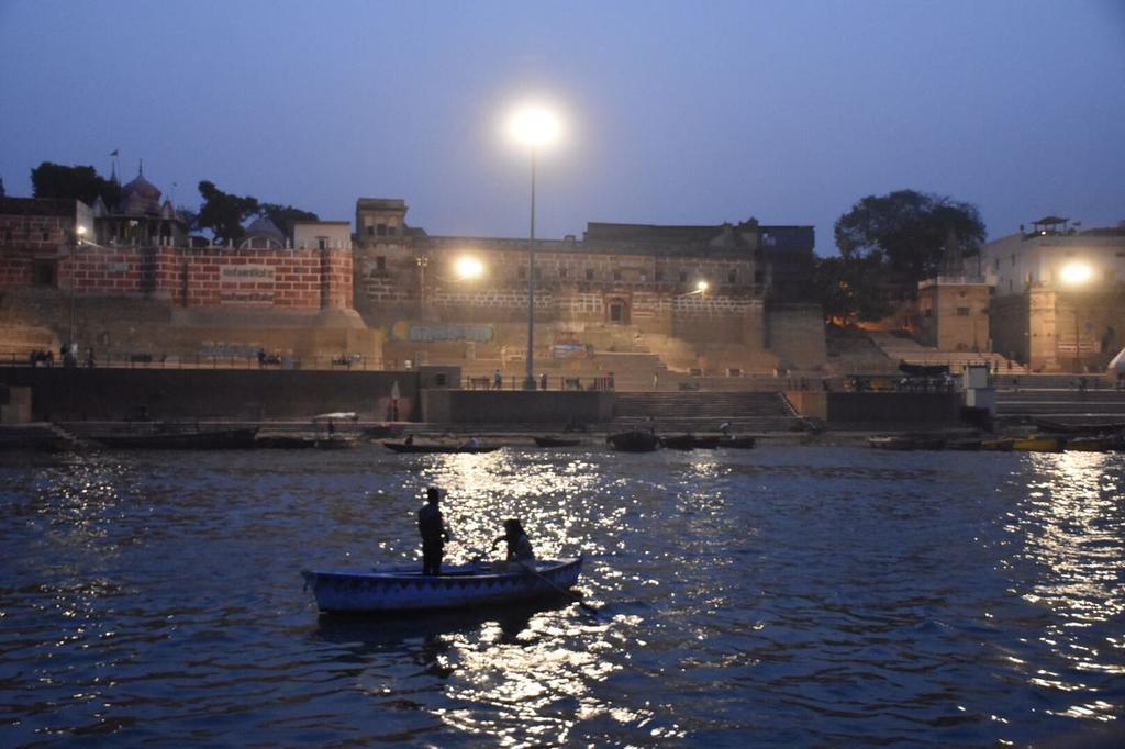 Yogi Lodge Varanasi Exterior foto